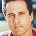 Rob Estes als Doyle