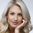 Hillary Harley als Blonde