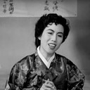 Baek Seol-hui als Singer