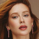 Marina Ruy Barbosa als Nicole Veiga de Assis Brito