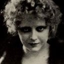 Violet Palmer als Evelyn Durant