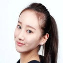 Qingyang Meng als Qing Lu