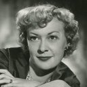 Eleanor Summerfield als Chief Wren Mabel Rawlins