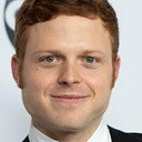 Caleb Foote als Bennett Hobbes