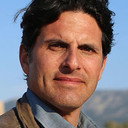 Darius Arya als Self