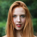 Grace Parry als Waitress