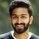 Sarjano Khalid als Manu