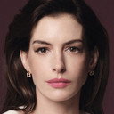 Anne Hathaway als Jean Sabin