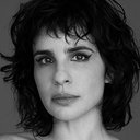 Maria Ribeiro als Glória