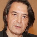 Γιάννης Κότσιρας als Singer