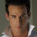 Lance Predmore als Johnny