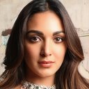 Kiara Advani als Monika Batra