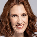 Efi Kantza als Adrienne Berceau