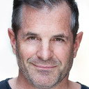 Michael Matus als Oswald