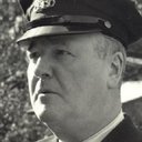 Robert Emmett O'Connor als Older Paramount Gate Guard Jonesy (uncredited)