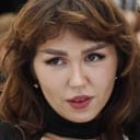 Mercedes Kilmer als Iceman's daughter (uncredited)