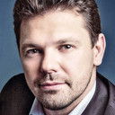 Igor Malinovsky als Professor Hudlin