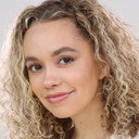 Jillian Shea Spaeder als Sydney