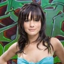 Courtney Platt als Lisa