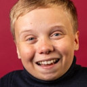 Lenny Rush als Tim Cratchit