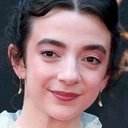 Patsy Ferran als Dorothy