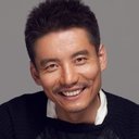 杨皓宇 als Man in street