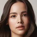 Urassaya Sperbund als Jay