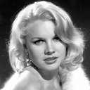 Carroll Baker als Baba Yaga