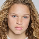 Lennox Espy als Julian