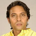 Anisur Rahman Milon als Dr. Karim