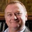 Alan Cinis als Automat Cop