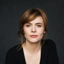 Alexa-Jeanne Dubé als Sophie