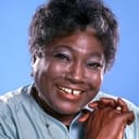 Esther Rolle als Woman Watching Cady Get Out from Under the Car (uncredited)