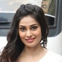 Puja Gupta als Pooja