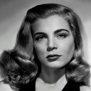 Lizabeth Scott als Self (archive footage)