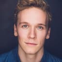 Jaye Ayres-Brown als Samuel
