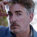 Adrian Pereira als Owain McClure