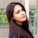 Mandy Takhar als Binder