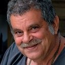 Κώστας Γουζέλης als Mini Market Owner