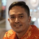 Oka Sugawa als Ayah Taufan
