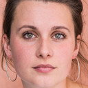 Molly McGlynn als Lucy Shean