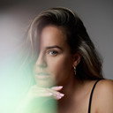 Georgia May Foote als Stella Martin