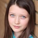 Xanthe Gibson als Leah