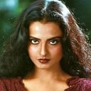 Rekha als Moulin Rouge Singer