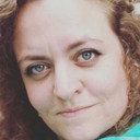 Camila Dougall als Profesora de Teatro