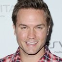 Scott Porter als Colin Thompson