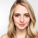 Katelyn Tarver als Natalie Kellison
