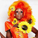 Honey Davenport als Mary