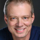 Sasha Piltsin als Vasily Petrov