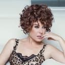 Anoushka als والدة دينا